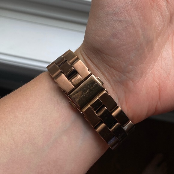 Marc by Marc Jacob’s rose gold watch - Picture 2 of 2